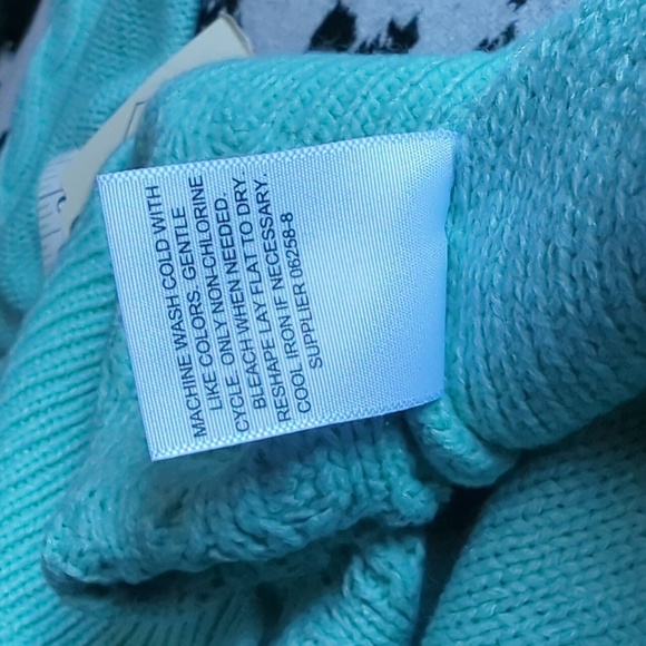 St. John's Bay Sweater Size Petite Medium - Picture 8 of 8